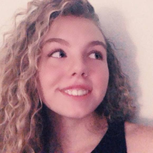 Meet your Posher, Makayla - Picture 1 of 1